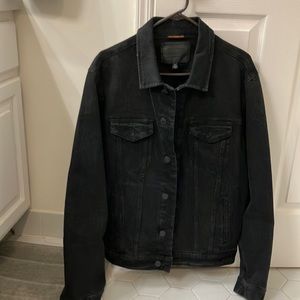 Men’s distressed black jean jacket